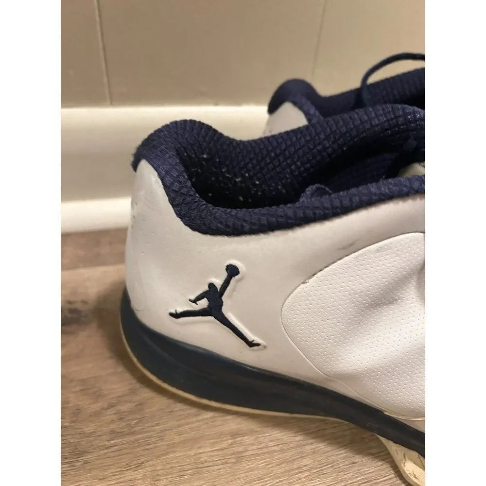 Nike Jordan Men's Basketball Shoes Size 13 White & Navy Blue